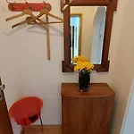 Vintage And Charming In Apartman