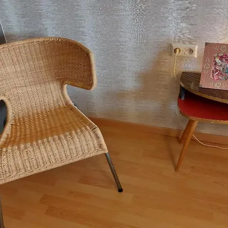 Charmante Vintage-wohnung Mit Balkon, Ruhig, Gruen Und Bestens Angebunden Apartment